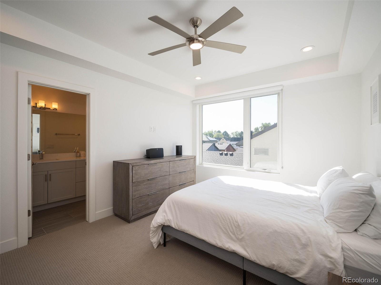 6818 E Lowry Boulevard Unit: 301
