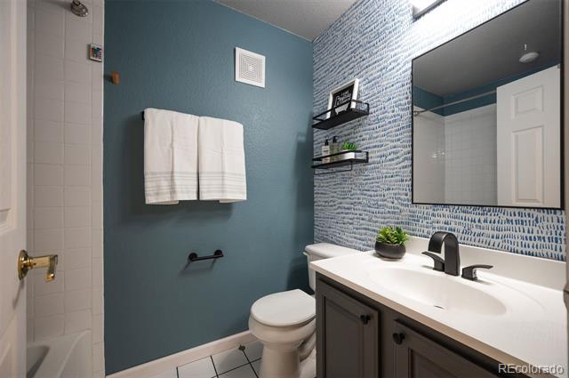 12158 W Dorado Place Unit: 203