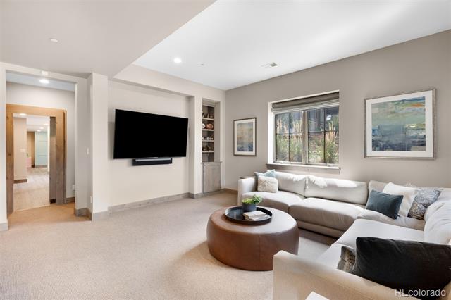 6477 Manor Drive