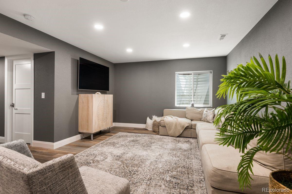 15374 W 49th Place