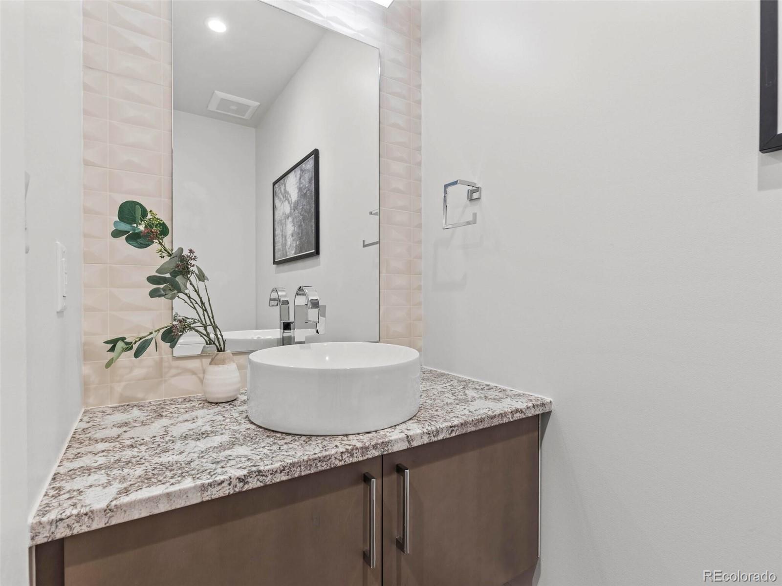 155 Steele Street Unit: 416