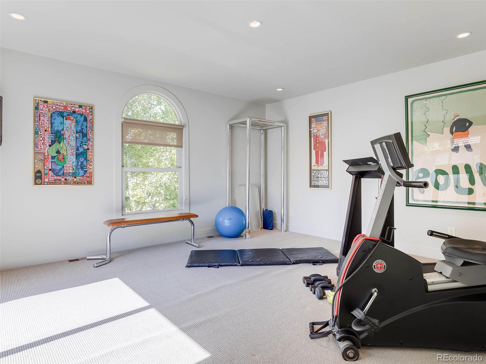 400 S Steele Street Unit: 3
