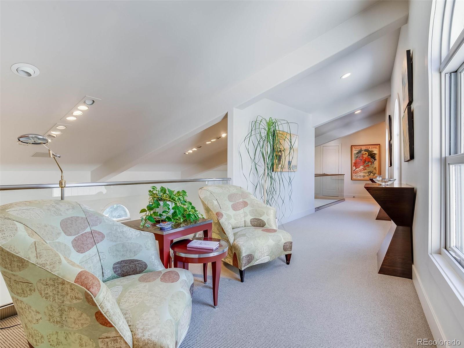 400 S Steele Street Unit: 3