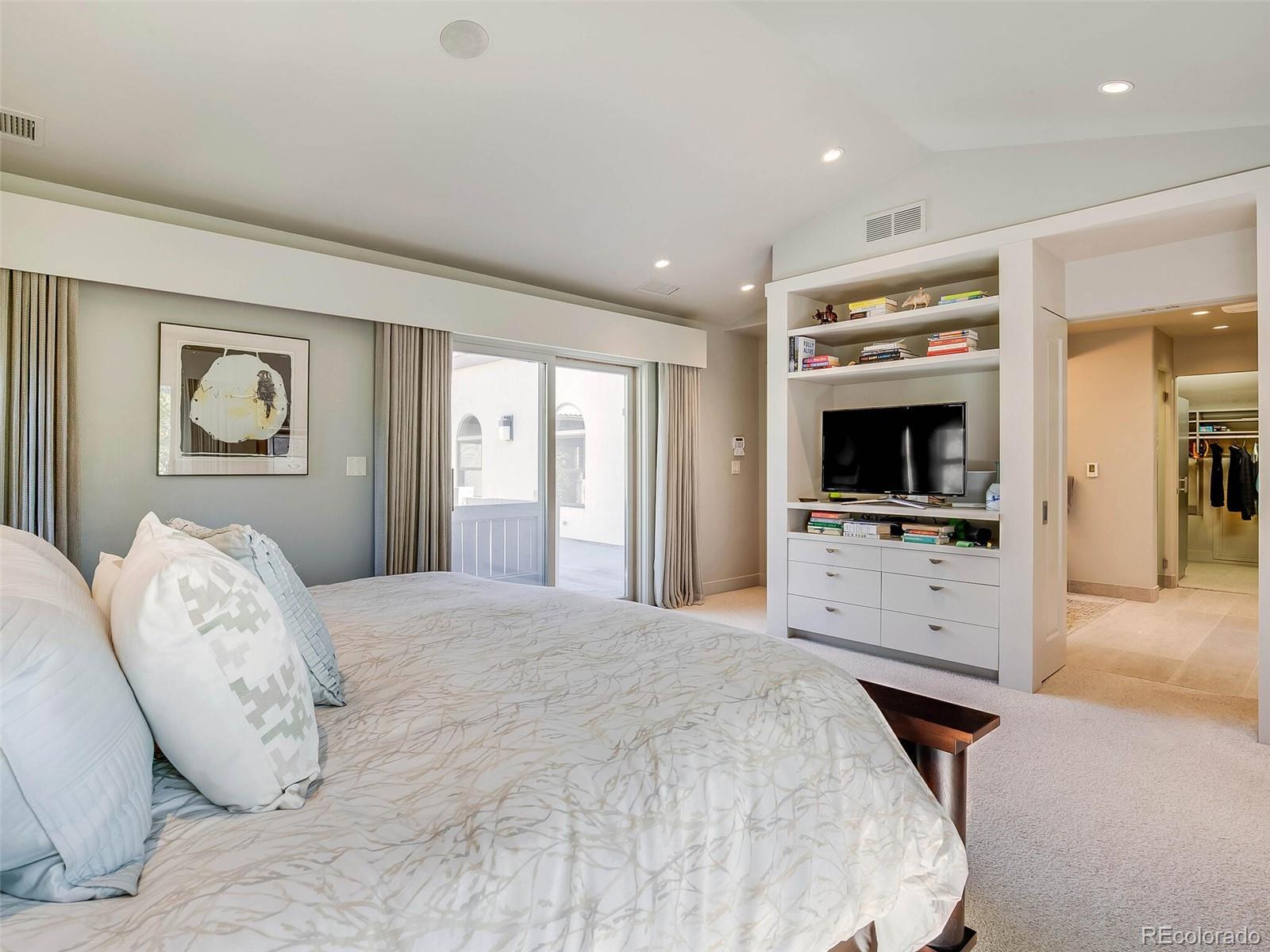 400 S Steele Street Unit: 3