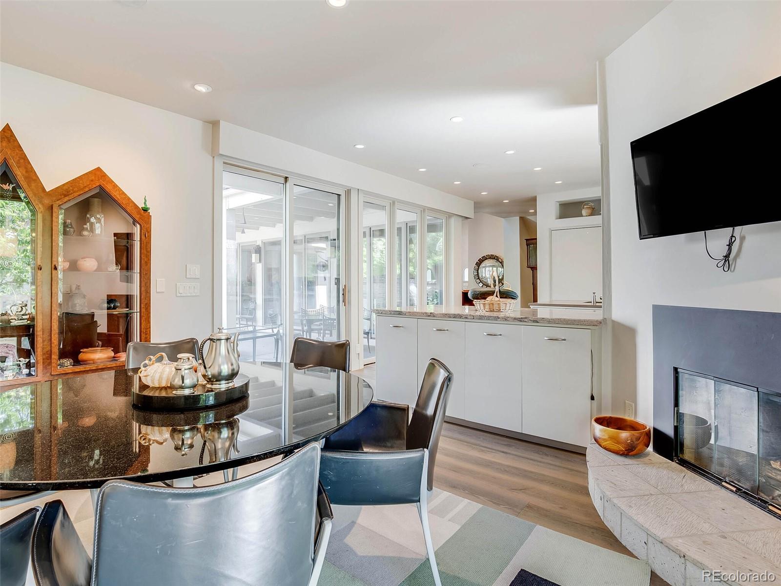 400 S Steele Street Unit: 3