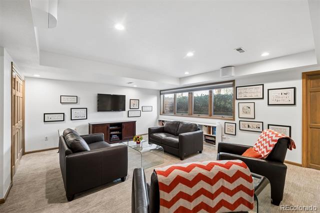 2777 S Elmira Street Unit: 17