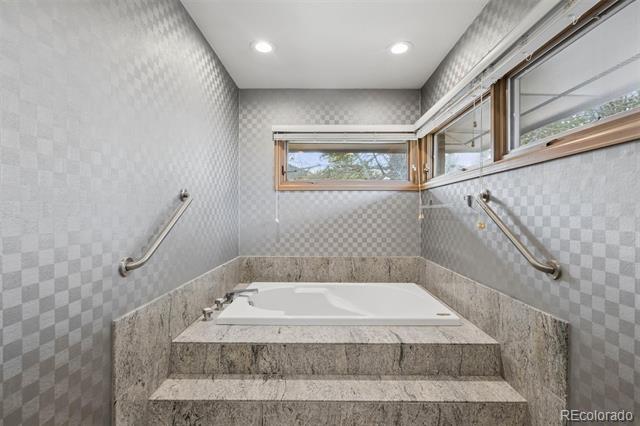 2777 S Elmira Street Unit: 17