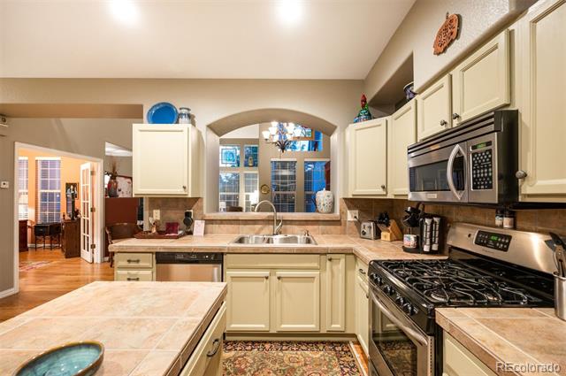 8300 Fairmount Drive Unit: QQ102