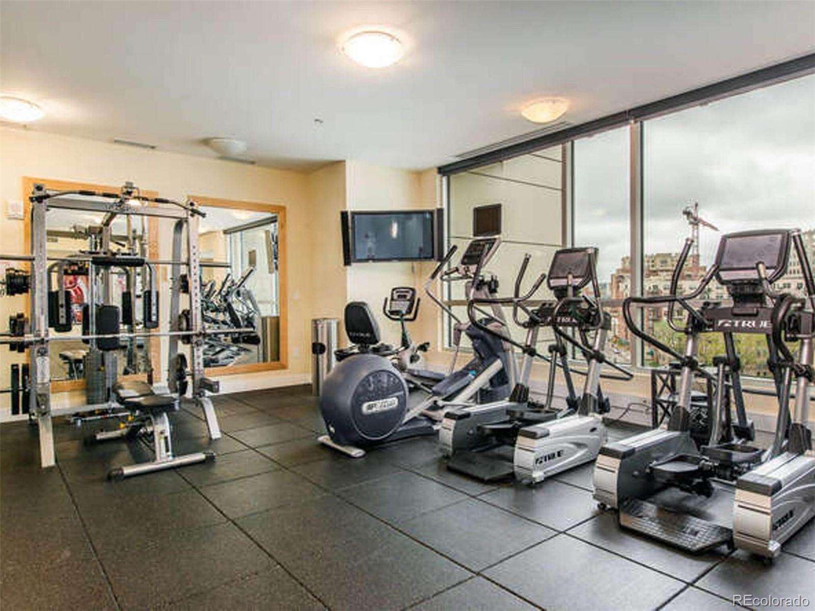 2001 Lincoln Street Unit: 2822