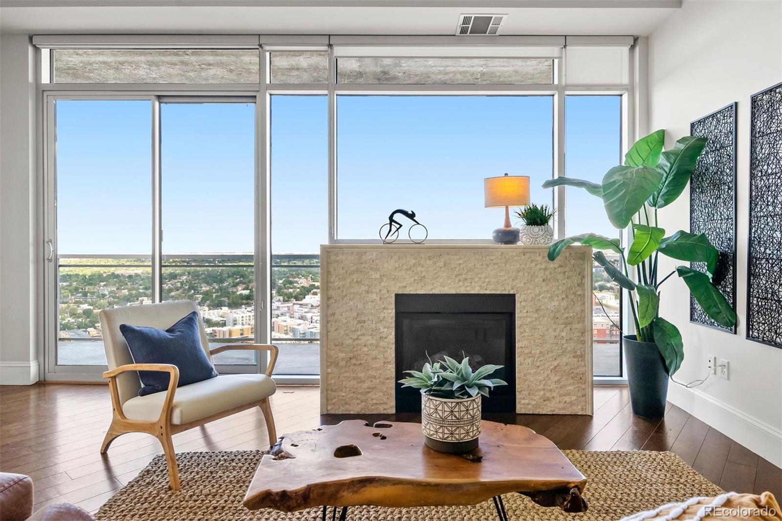 2001 Lincoln Street Unit: 2822