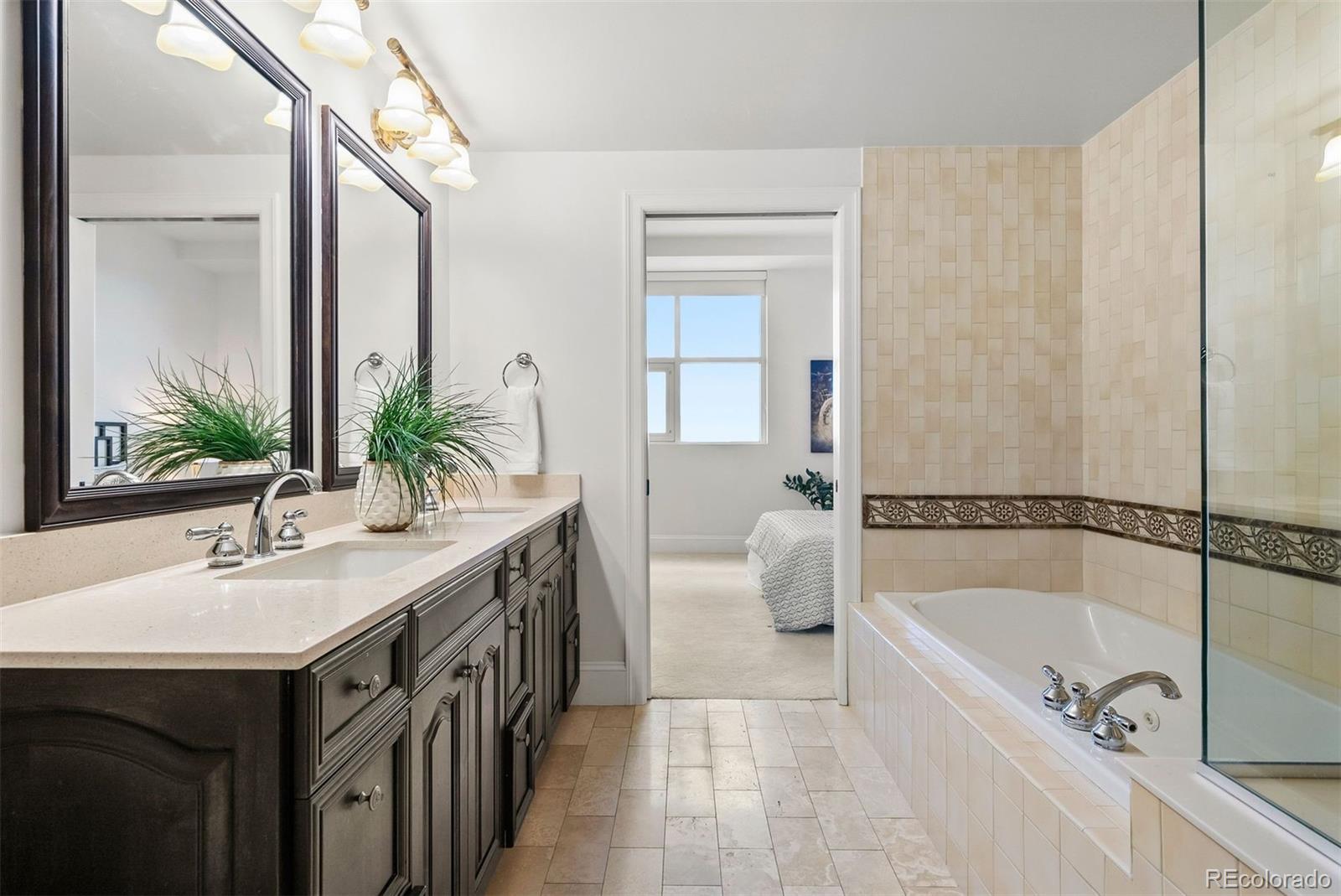 2001 Lincoln Street Unit: 2822