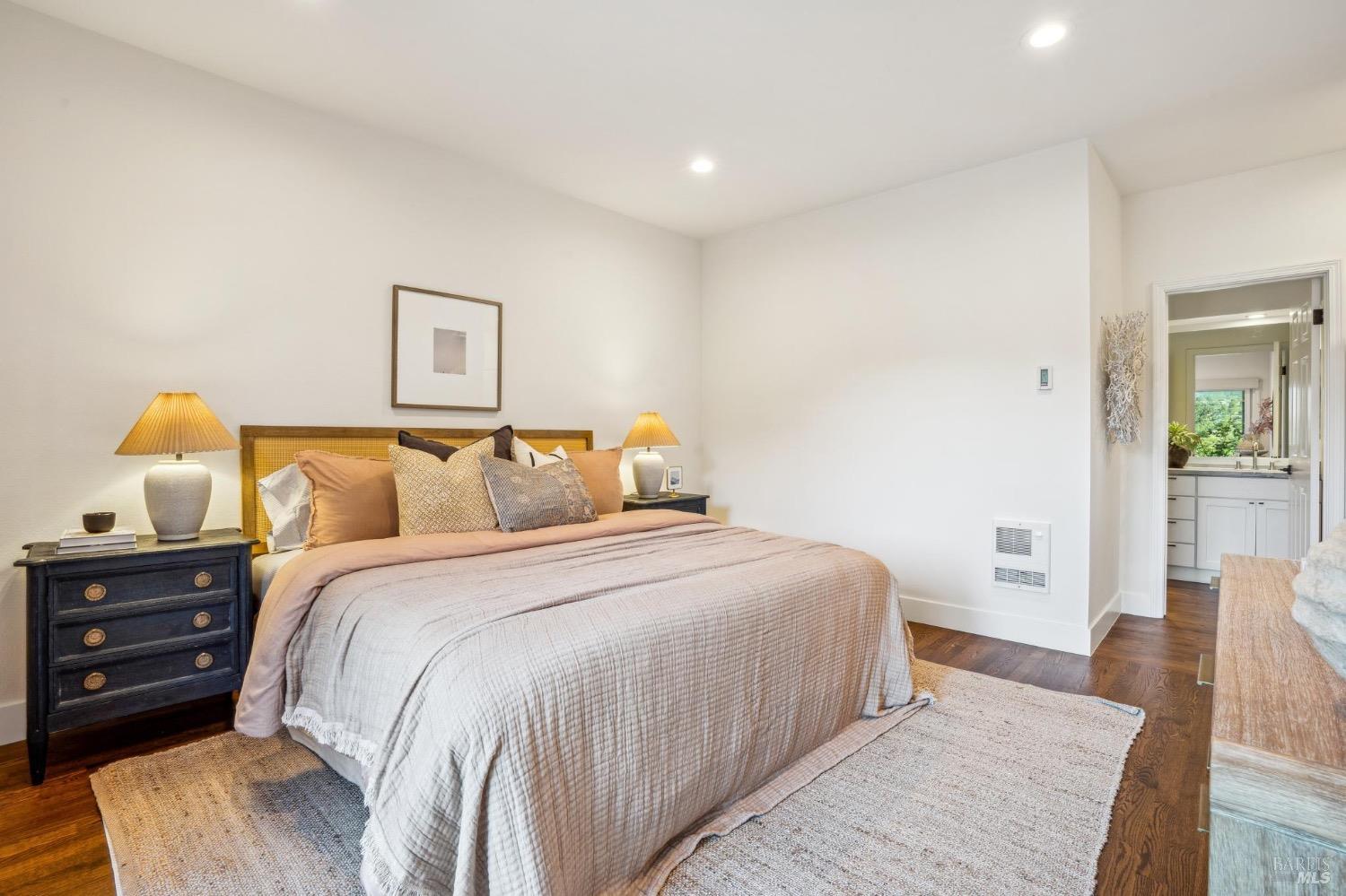 84 Eucalyptus Knoll St