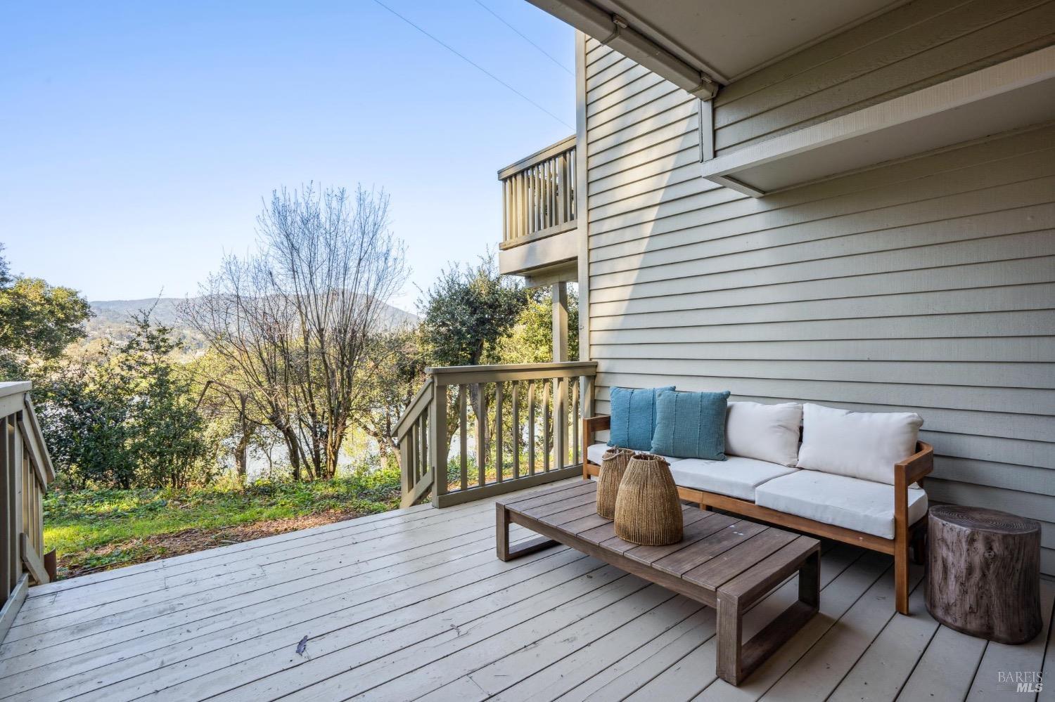 84 Eucalyptus Knoll St