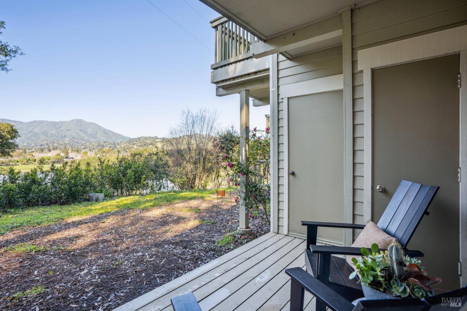 84 Eucalyptus Knoll St