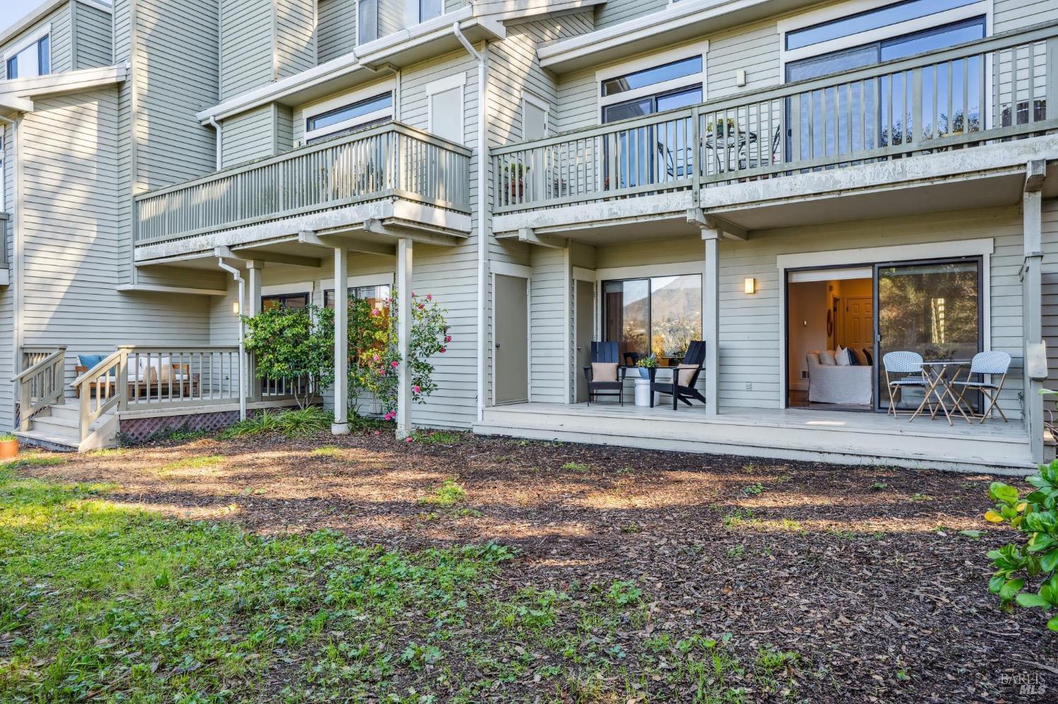 84 Eucalyptus Knoll St