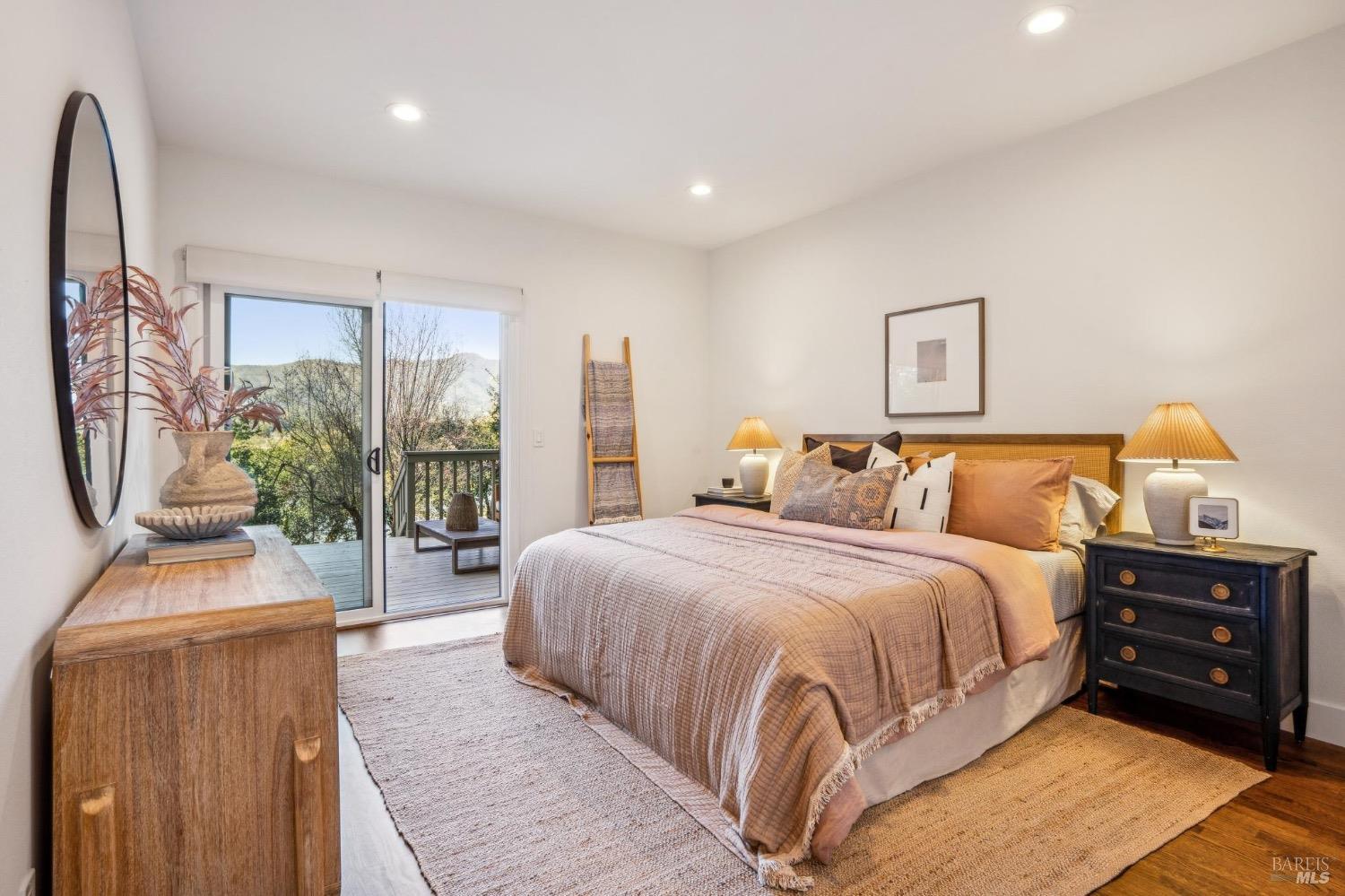 84 Eucalyptus Knoll St