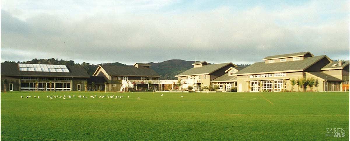 84 Eucalyptus Knoll St