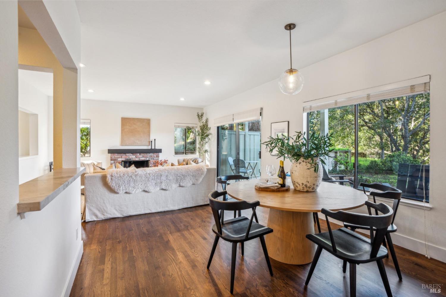 84 Eucalyptus Knoll St