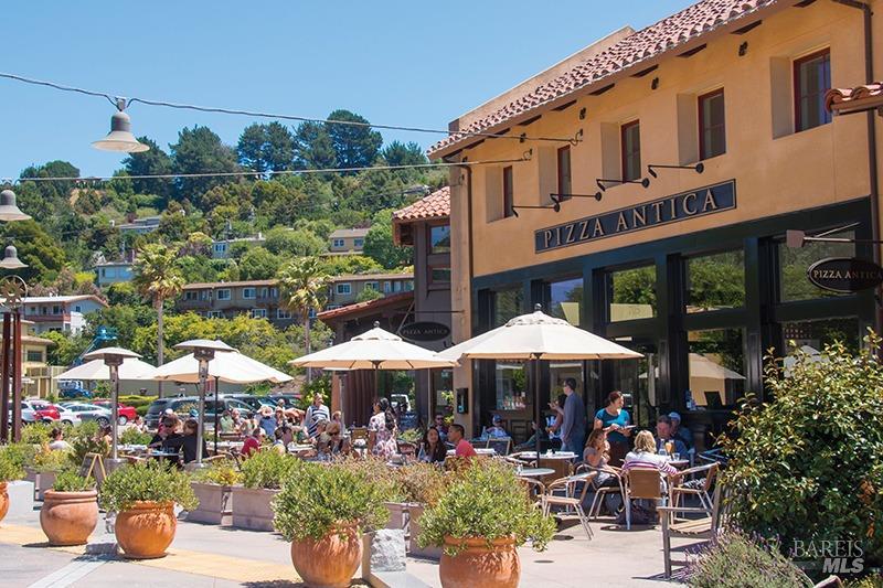 84 Eucalyptus Knoll St