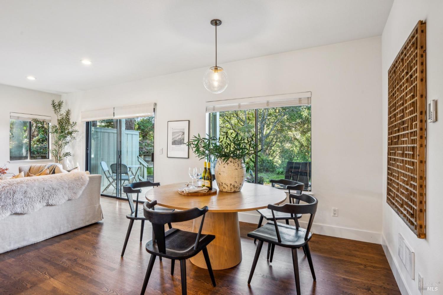 84 Eucalyptus Knoll St