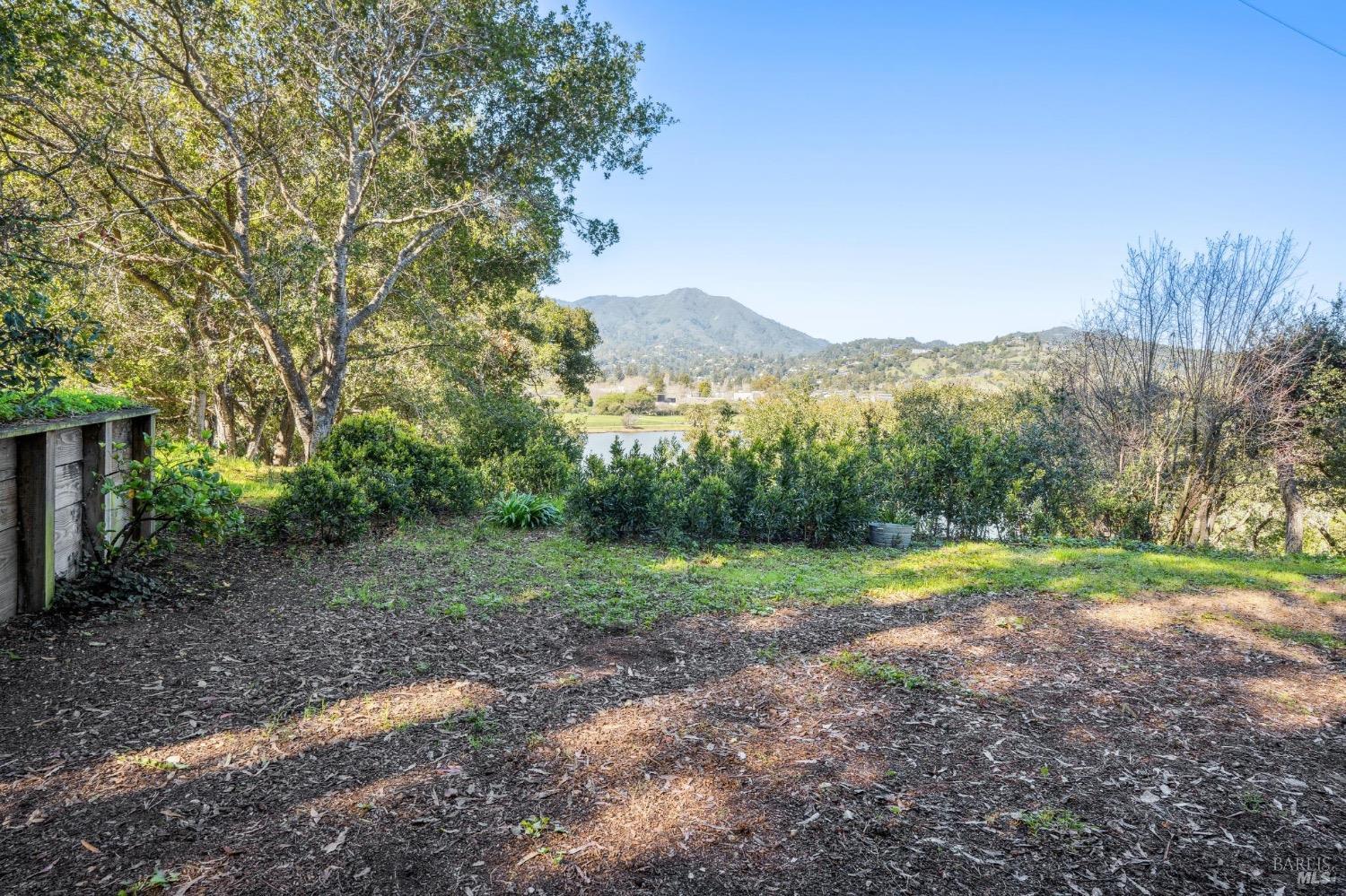 84 Eucalyptus Knoll St