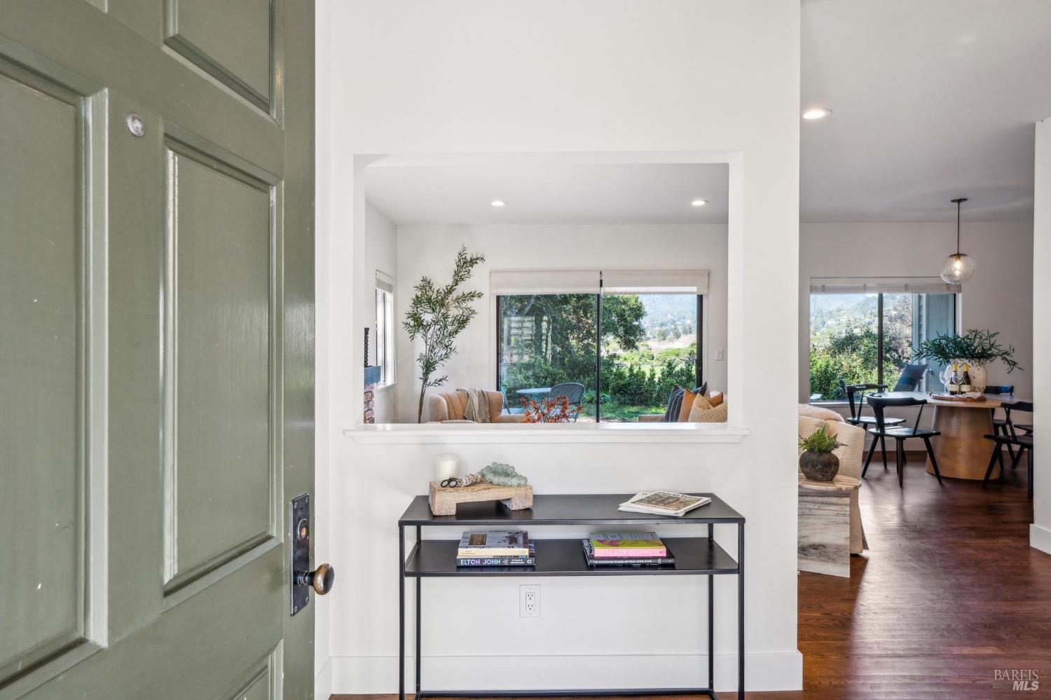 84 Eucalyptus Knoll St