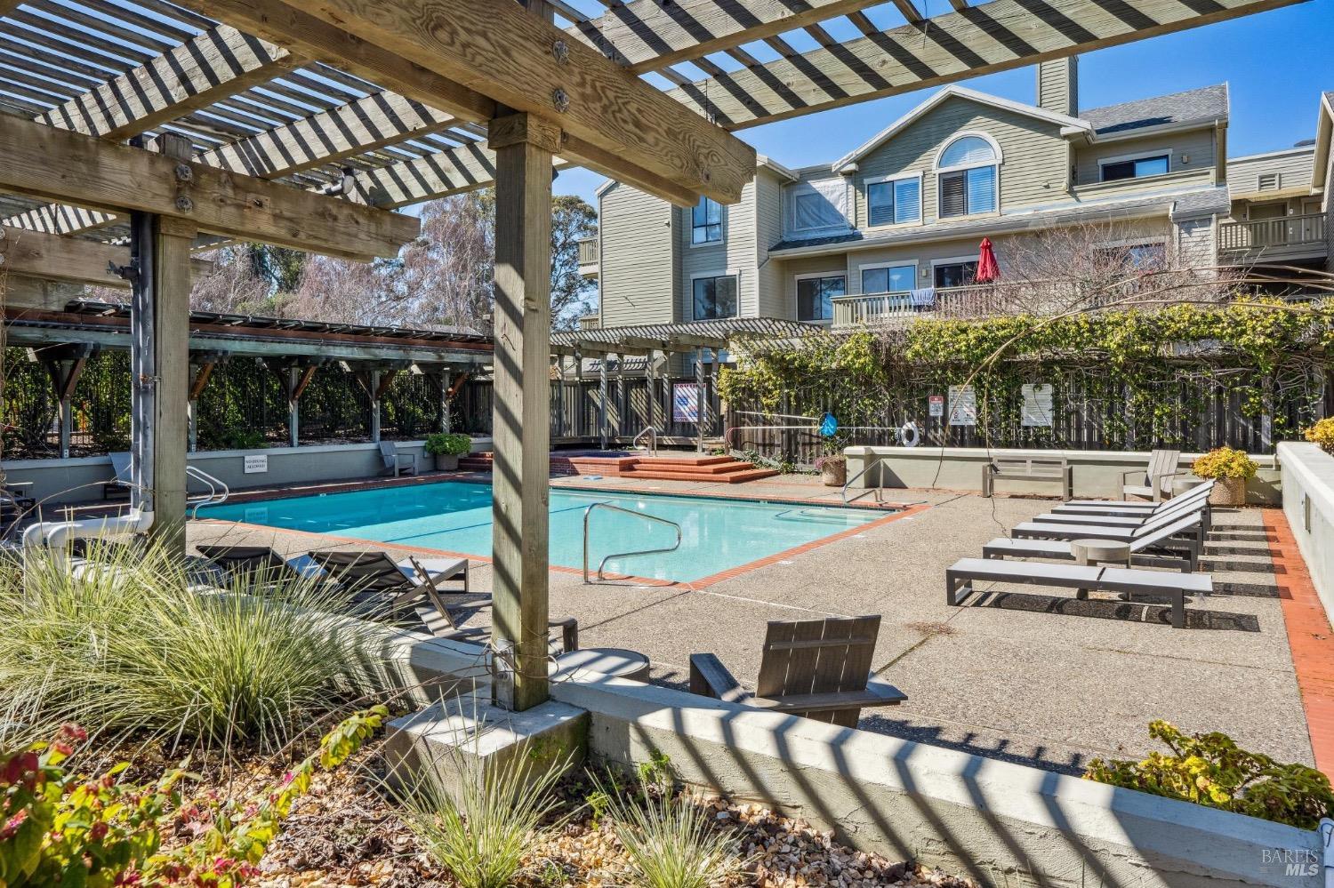 84 Eucalyptus Knoll St