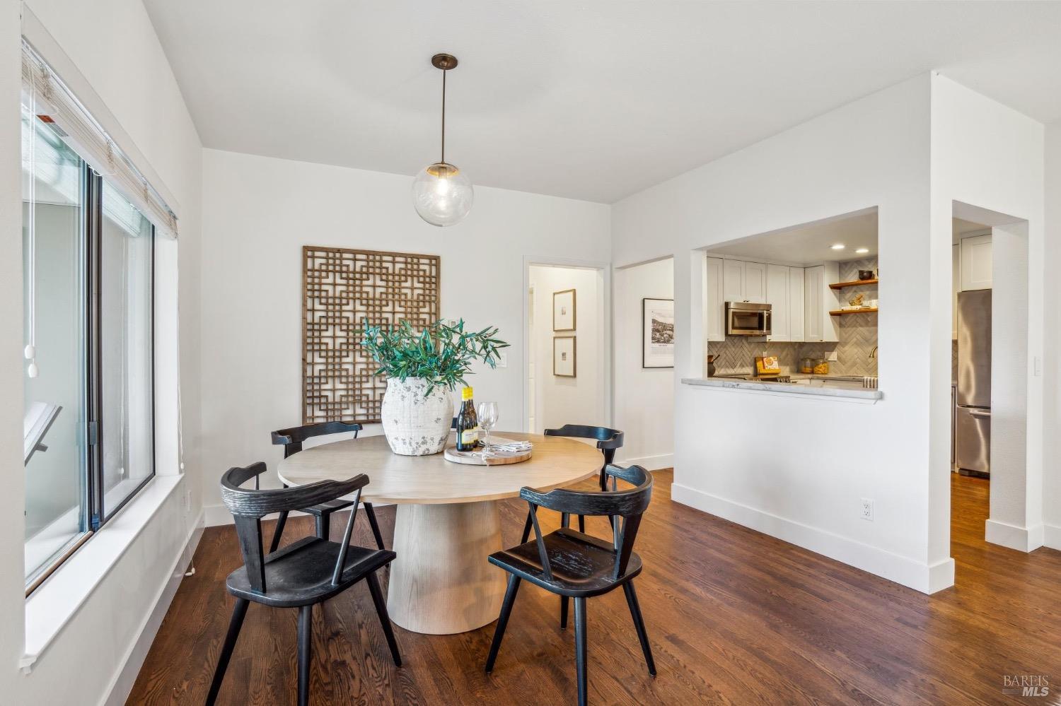 84 Eucalyptus Knoll St