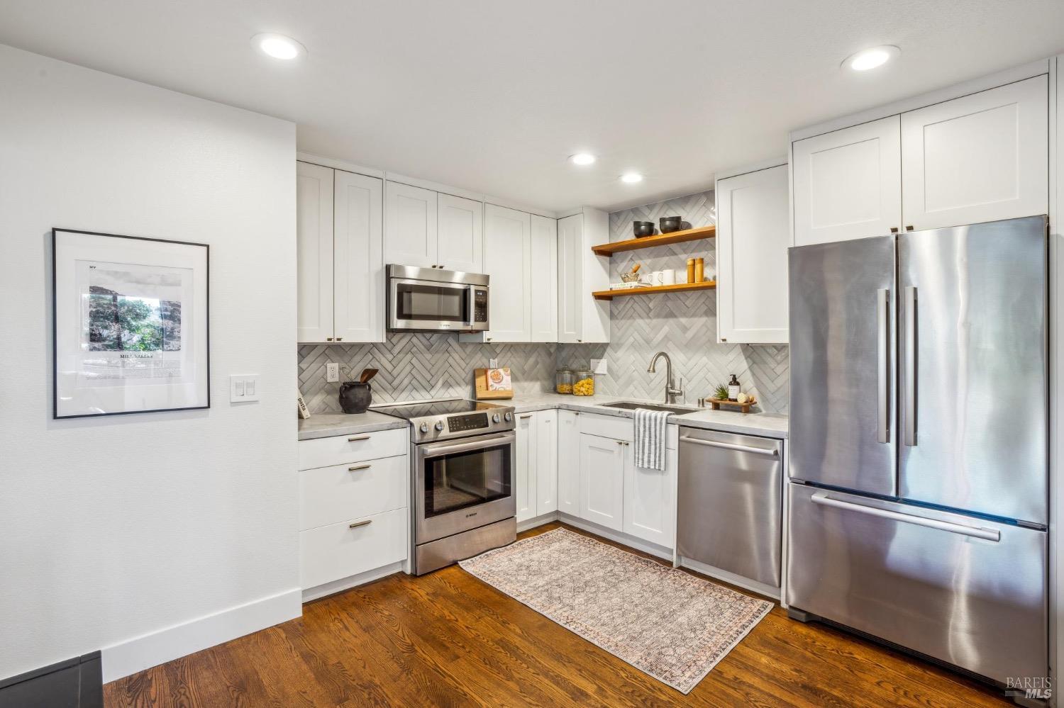 84 Eucalyptus Knoll St