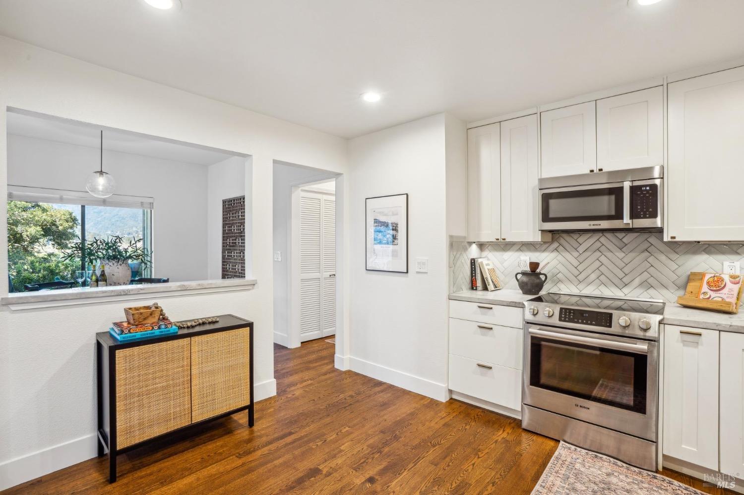 84 Eucalyptus Knoll St