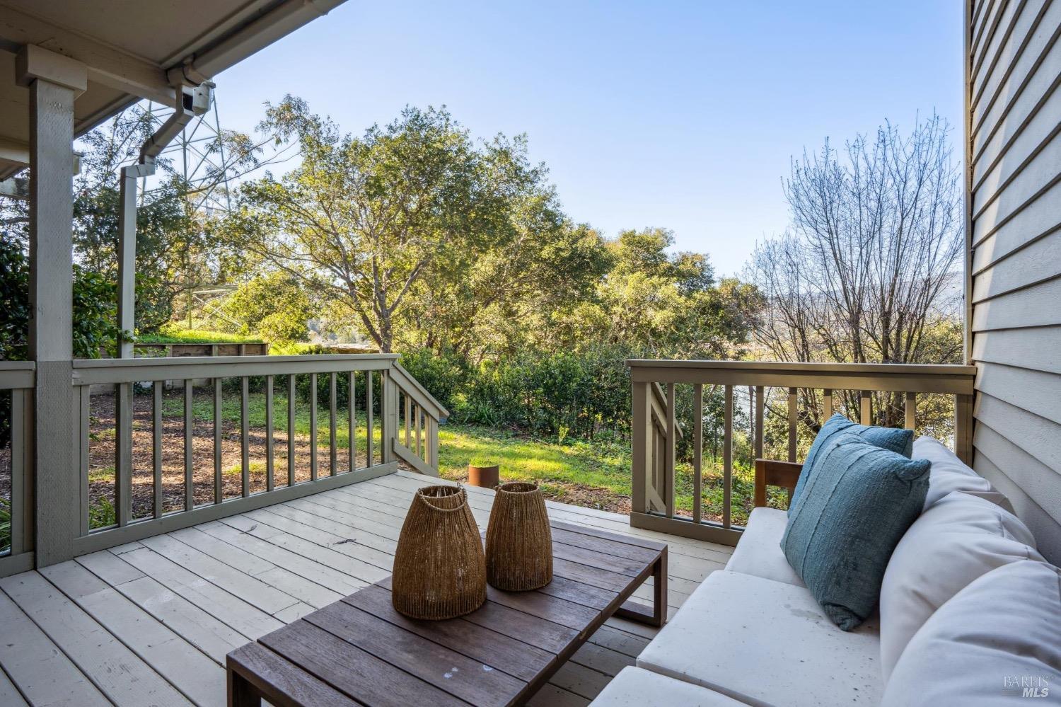 84 Eucalyptus Knoll St