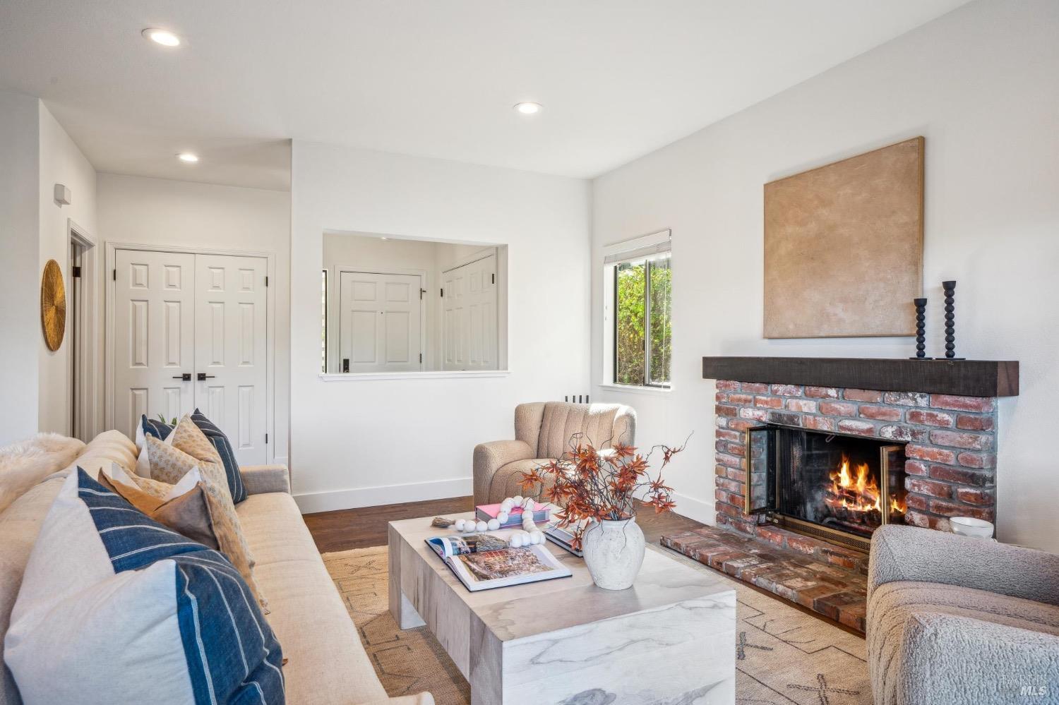 84 Eucalyptus Knoll St