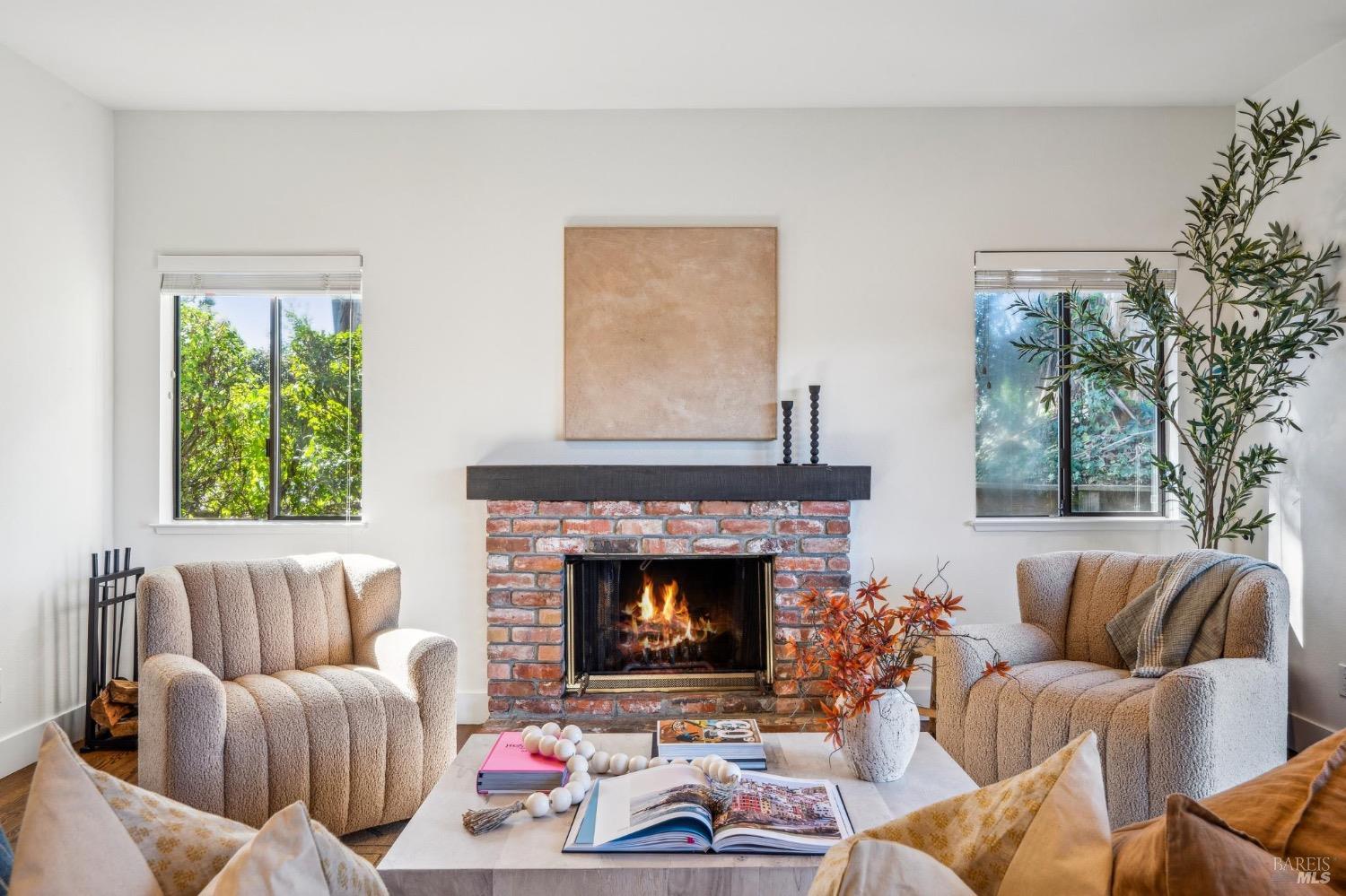 84 Eucalyptus Knoll St