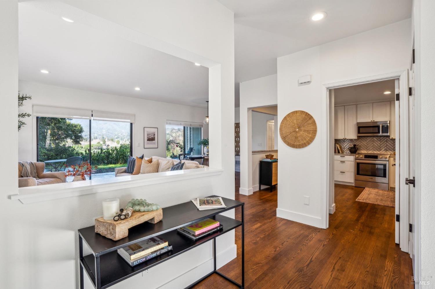 84 Eucalyptus Knoll St