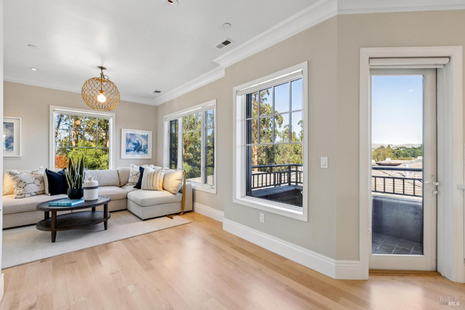 30 De Silva Island Drive