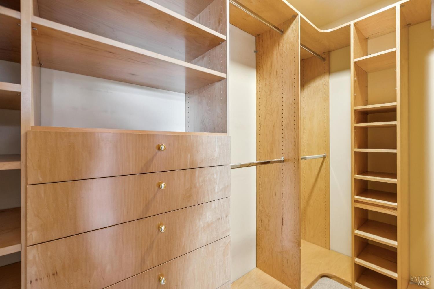 30 De Silva Island Drive