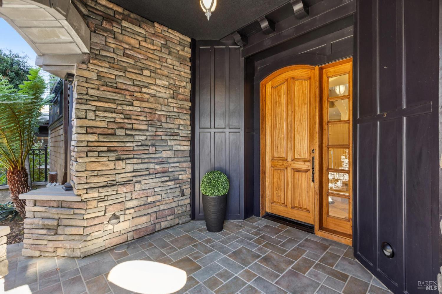 30 De Silva Island Drive