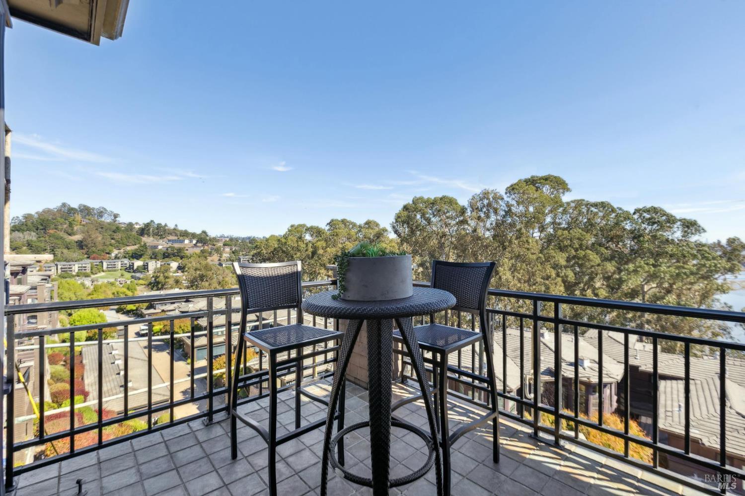 30 De Silva Island Drive