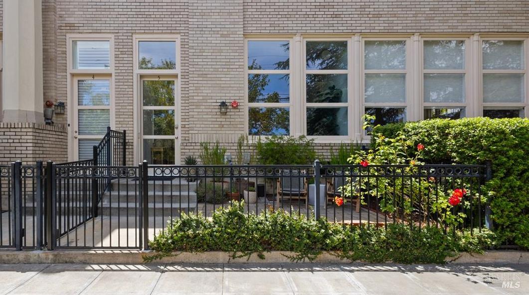 331 Keller Street Unit: #5
