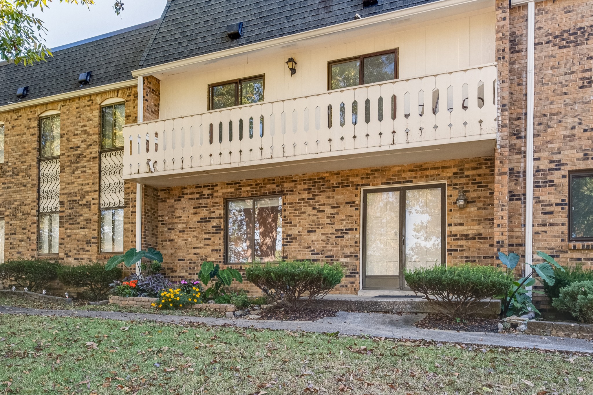 166 Lake Chateau Dr Unit: # J3