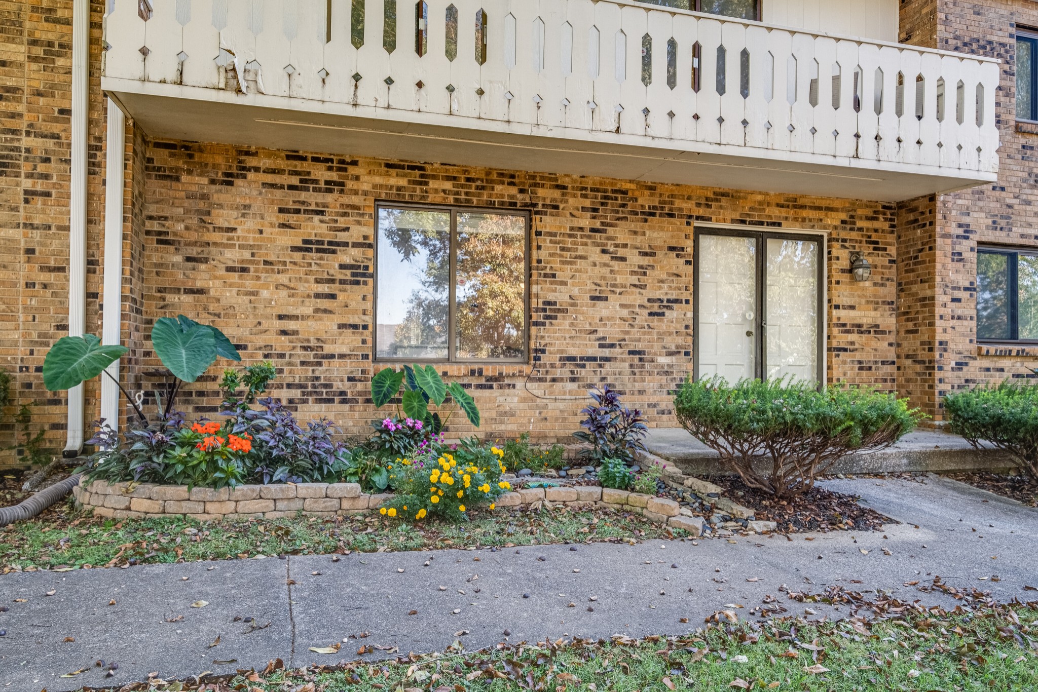 166 Lake Chateau Dr Unit: # J3