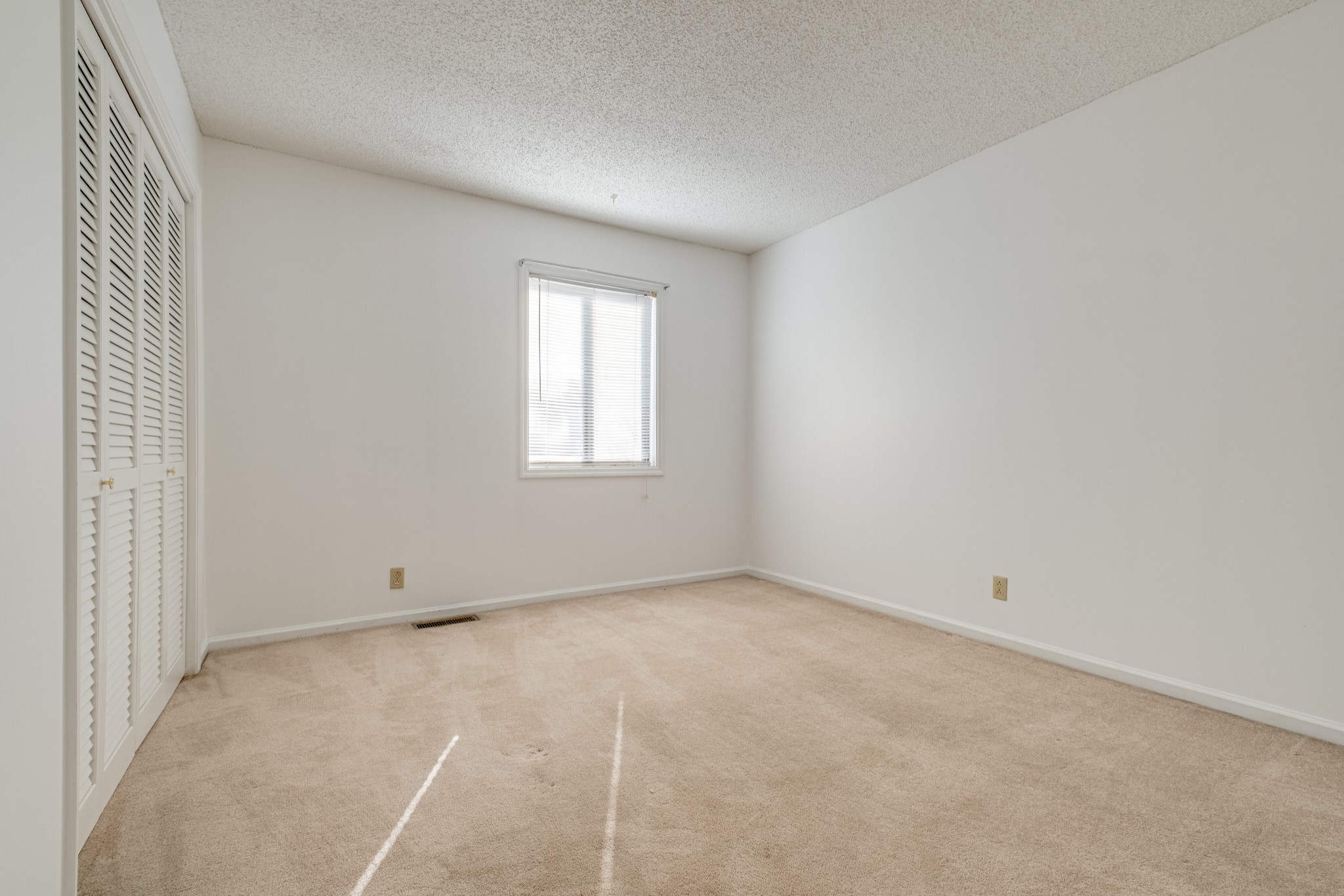 166 Lake Chateau Dr Unit: # J3