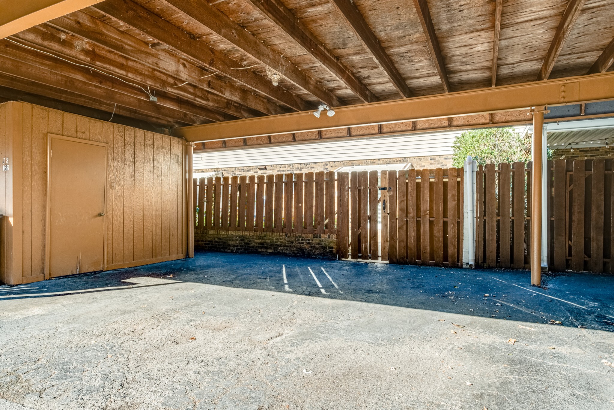 166 Lake Chateau Dr Unit: # J3