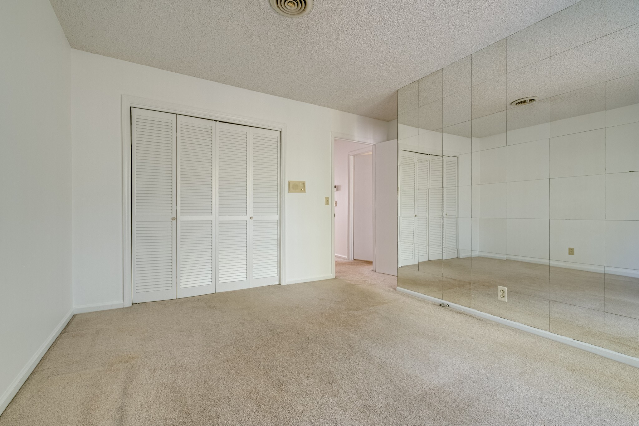 166 Lake Chateau Dr Unit: # J3