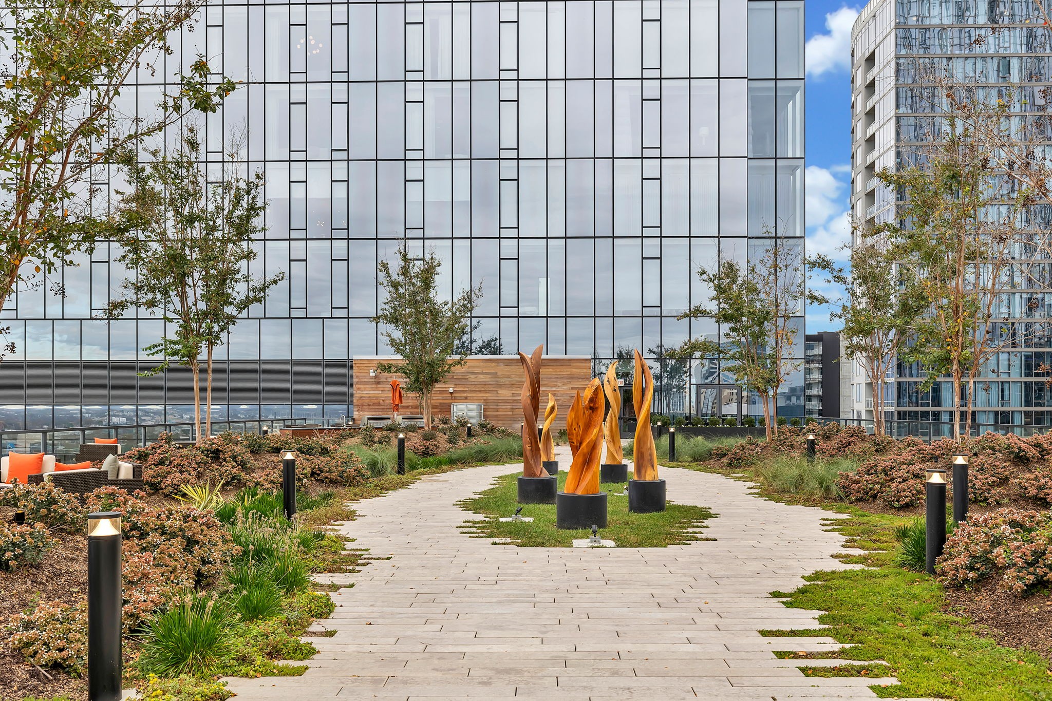 160 2nd Ave, N Unit: 1603