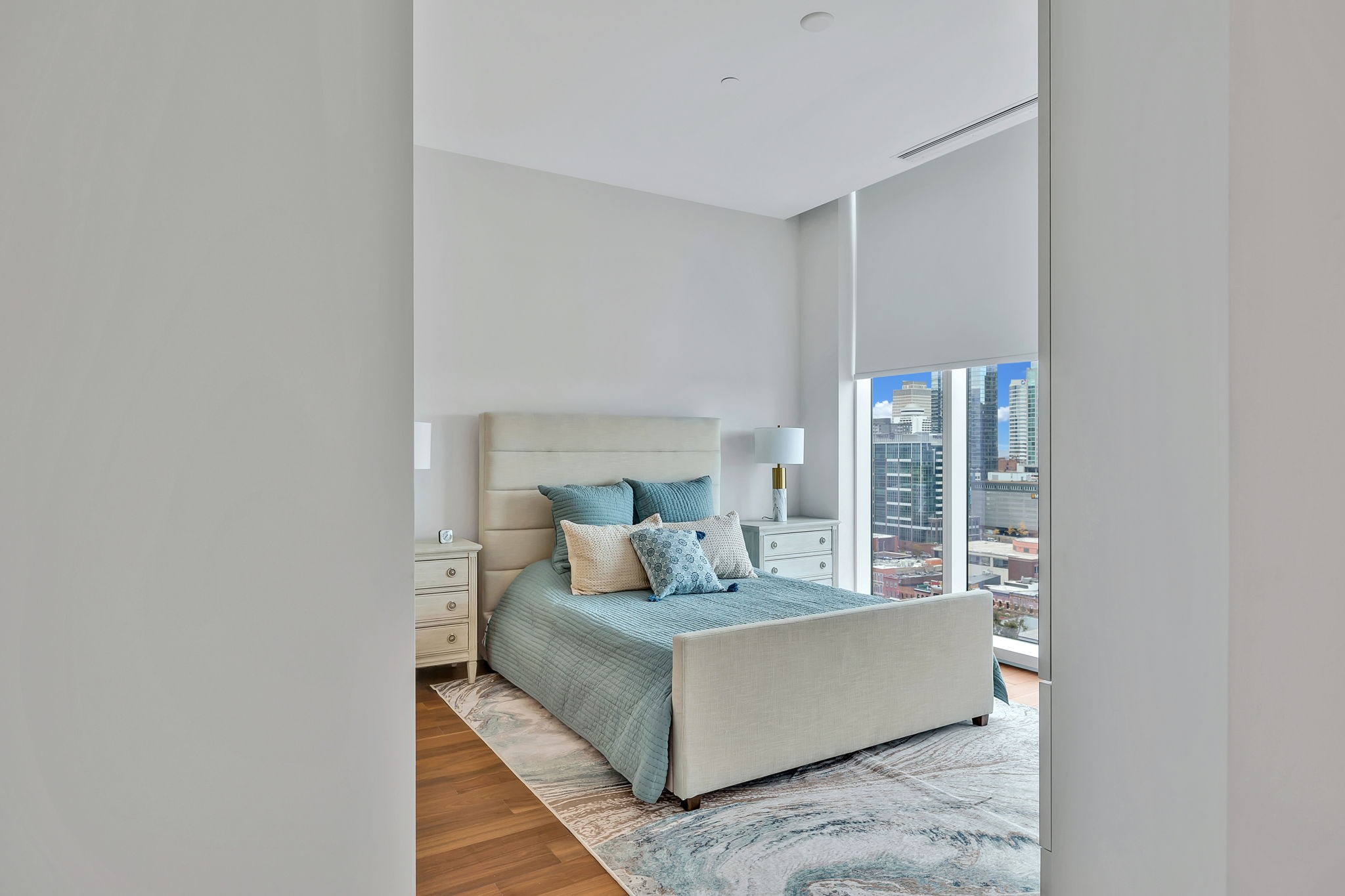 160 2nd Ave, N Unit: 1603