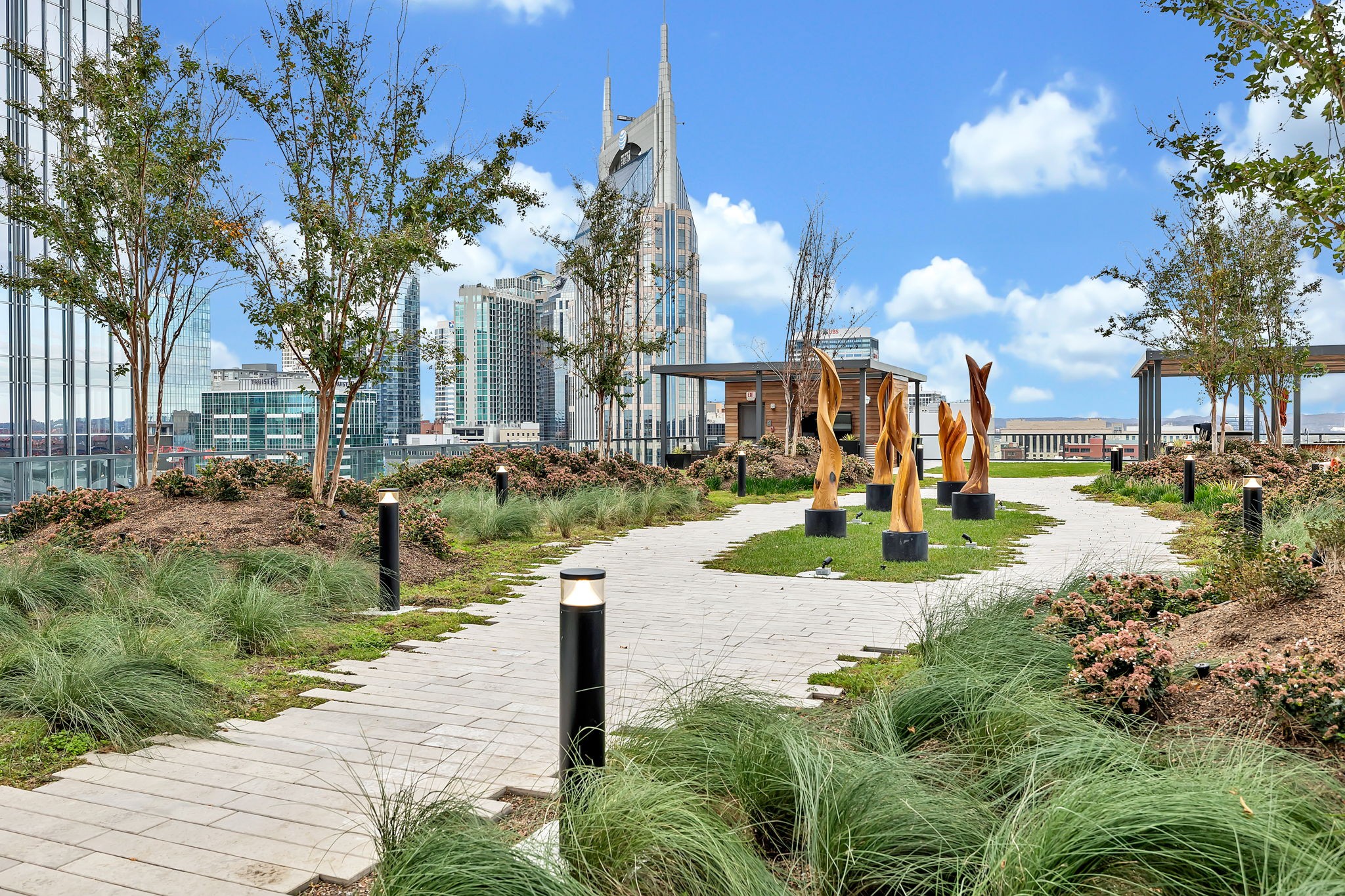 160 2nd Ave, N Unit: 1603