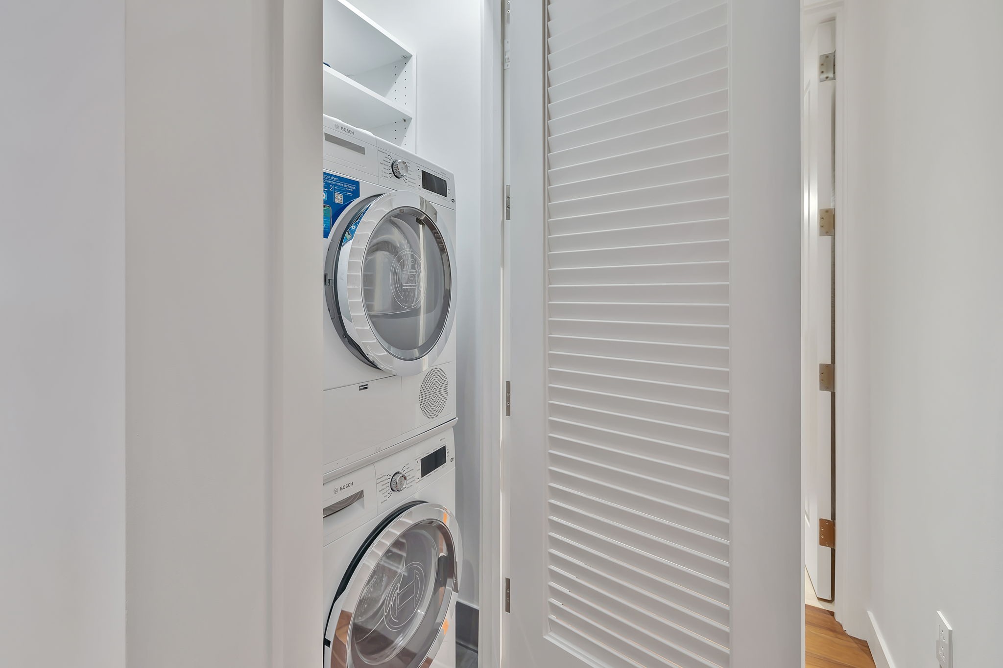 160 2nd Ave, N Unit: 1603