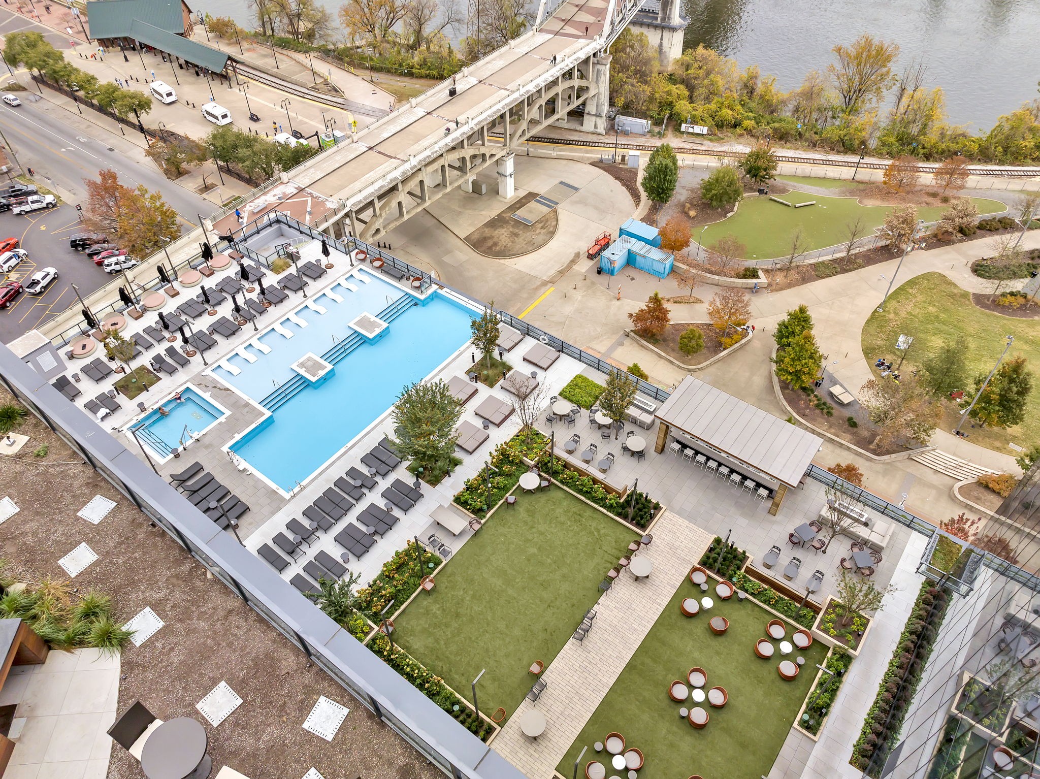 160 2nd Ave, N Unit: 1603