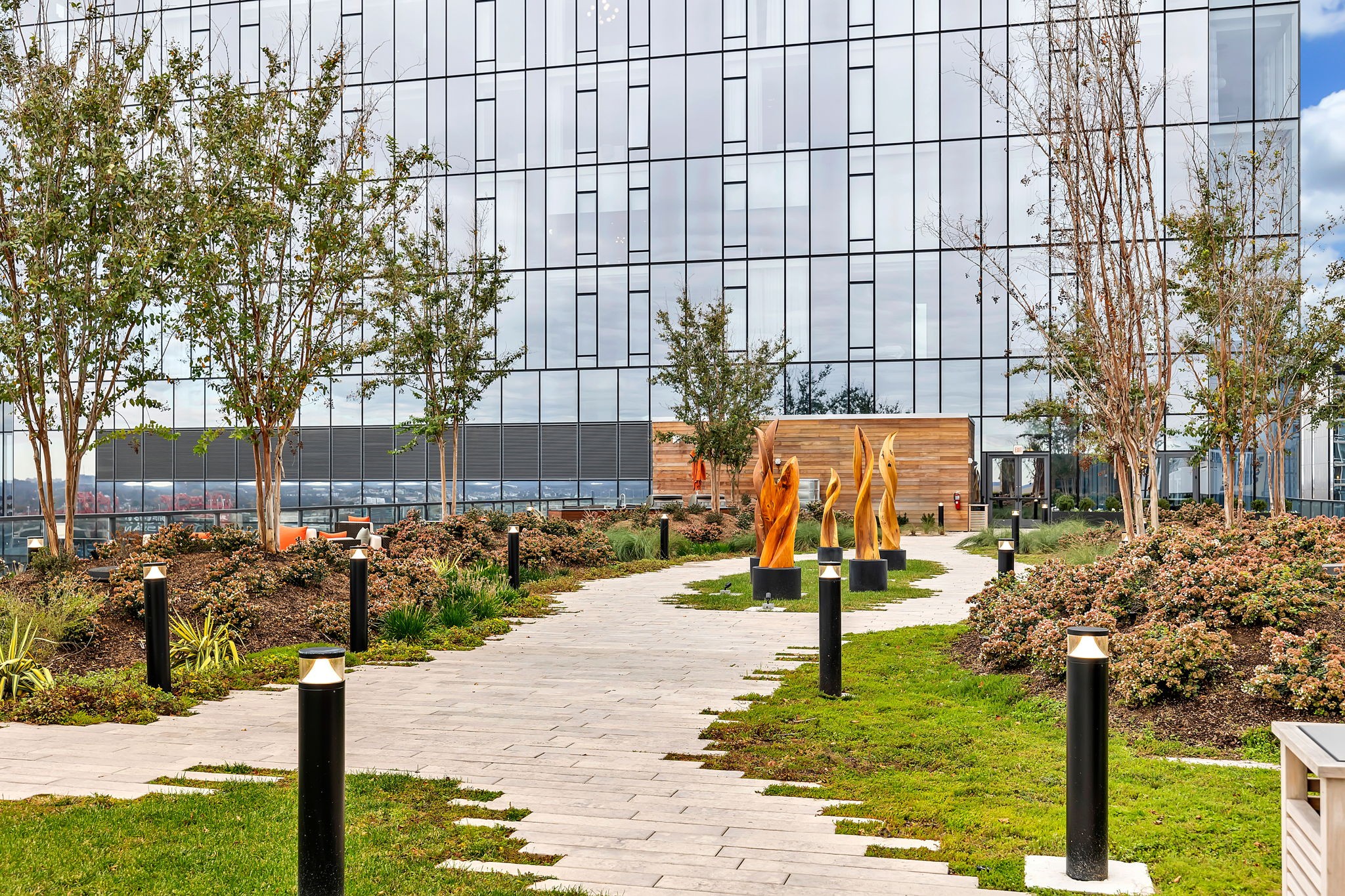 160 2nd Ave, N Unit: 1603